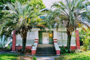 Montrose Place #4 - 1 BR - Walk to Menil, UST, Rice, Med Center, Museums, Metro Rail, Bars, Coffee Shops